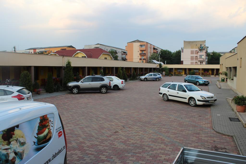 Motel Select Satu Mare Exterior photo